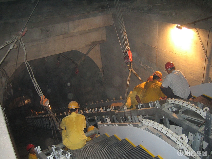 广州地铁三号线的扶梯安装工程